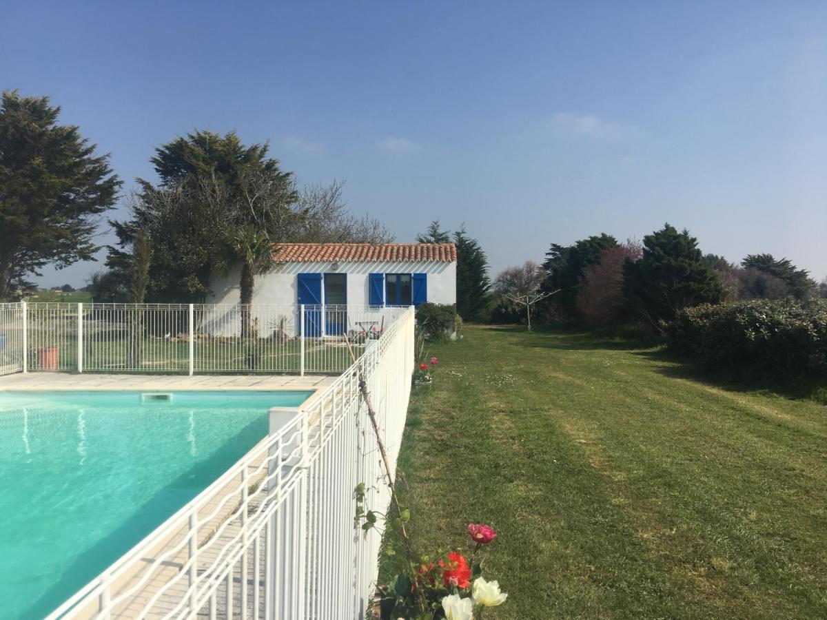 Studio Avec Piscine Beauvoir-sur-Mer Exterior foto